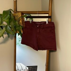 Express maroon jean shorts. SUPER STRETCH